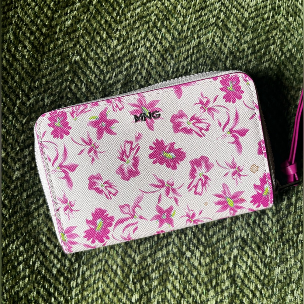 Floral Saffiano Wallet 🌸